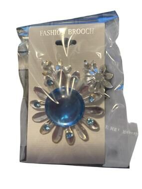 FASHION BROOCH MEDIUM CLEAR BLUE AND SILVER WITH EARRINGS